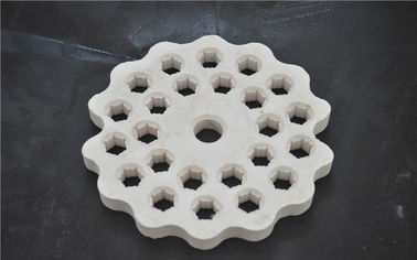 De vuurvaste Poreuze van de de Schijf Hoge Hardheid van het Aluminiumoxyde Ceramische Witte Kleur