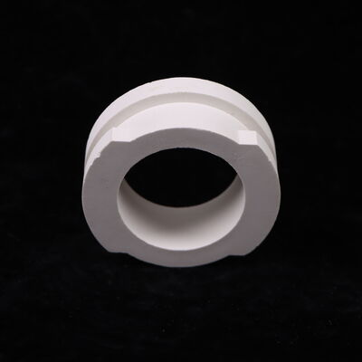 Mechanische sterkte 200 tot 300 MPa Hoogtemperatuur Mullite Keramische chemische samenstelling 3Al2O3 2SiO2 Ideaal voor industriële toepassingen