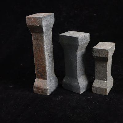 Brick Shape Kiln Posts met een schijnbare porositeit van 7-8% en duurzaam siliciumcarbide