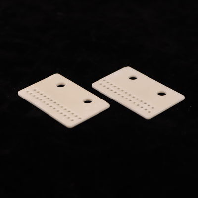 8.9 X 10-6/K Thermische uitzetting Aluminiumoxide Keramiek voor Duurzame en Sterke Toepassingen