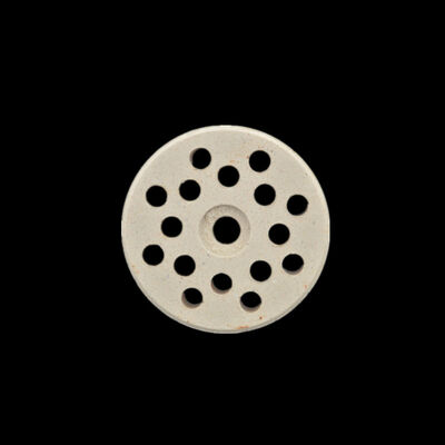 Porositeit doorgaans minder dan 15 procent. Hoogtemperatuur mulliet keramiek geschikt voor industriële toepassingen met een hardheid van 7 tot 8 Mohs.