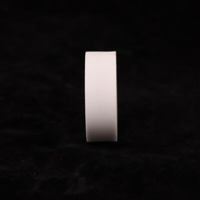 Treksterkte 200 tot 400 MPa Aluminiumoxide Keramiek met een Young's modulus van 200 tot 400 GPa en een druksterkte van meer dan 3000 MPa voor zware industrie