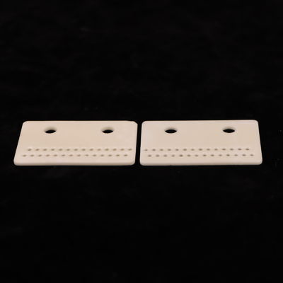 8.9 X 10-6/K Thermische uitzetting Aluminiumoxide Keramiek voor Duurzame en Sterke Toepassingen
