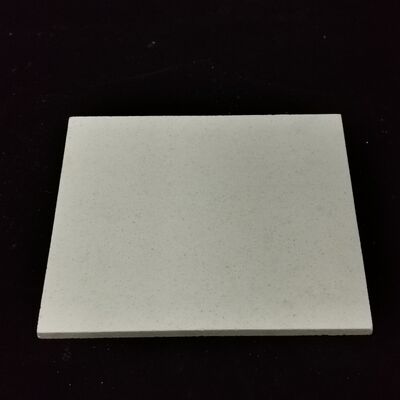 Kiln Shelf Corundum Kiln Shelves met buigsterkte 45 MPa Glad oppervlak Zorgt voor ovenwerking en levensduur