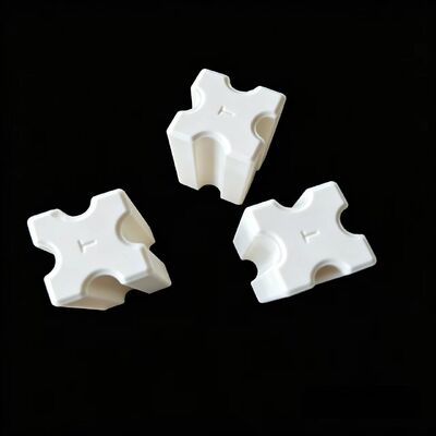 Dichtheid 3,75-3,9 gcm3 Aluminiumoxide keramiek met Youngs-module 200-400 GPa Compressievermogen boven 3000 MPa voor zware industriële toepassingen